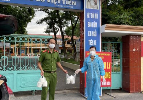 Ngày 13/06/2021: Vẫn xuất sắc hoàn thành 1133 suất cháo Nhung Hươu gửi tận tay các y Bác sĩ tại Bắc Giang